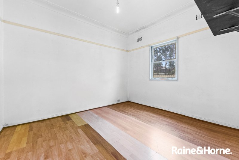 Photo - 66 Avoca Road, Canley Heights NSW 2166 - Image 10