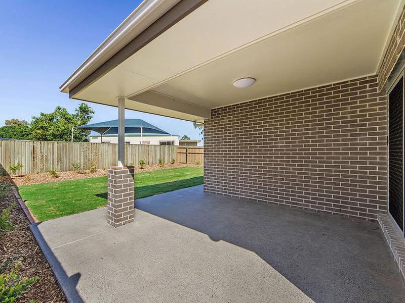 Photo - 66 Benham Avenue, Kallangur QLD 4503 - Image 4