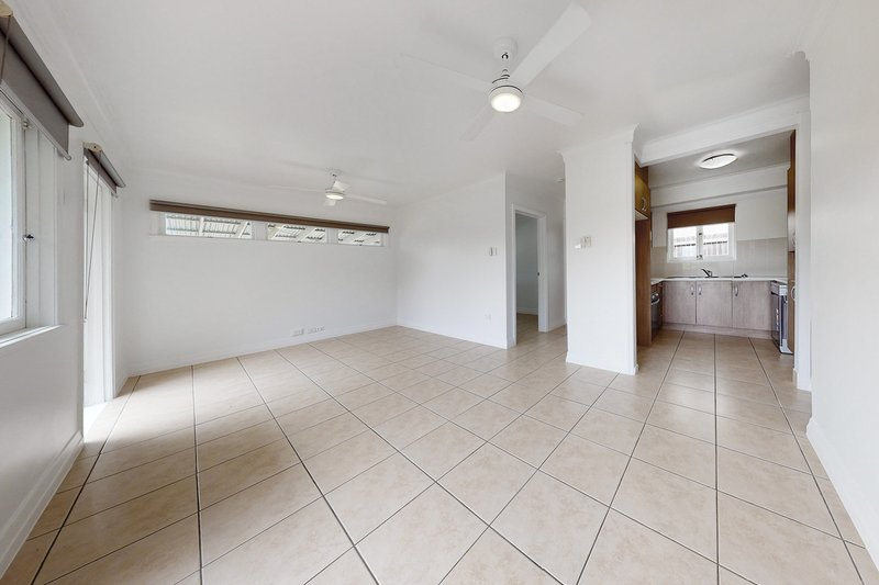 Photo - 66 Besline Street, Kuraby QLD 4112 - Image 2