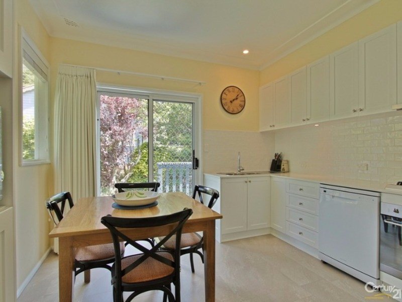 Photo - 66 Blaxland Road, Wentworth Falls NSW 2782 - Image 7