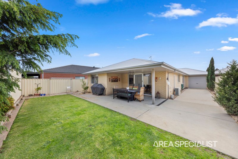 Photo - 66 Blue Horizons Way, Pakenham VIC 3810 - Image 5