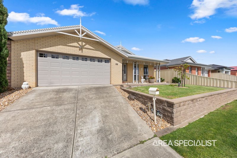 Photo - 66 Blue Horizons Way, Pakenham VIC 3810 - Image 23