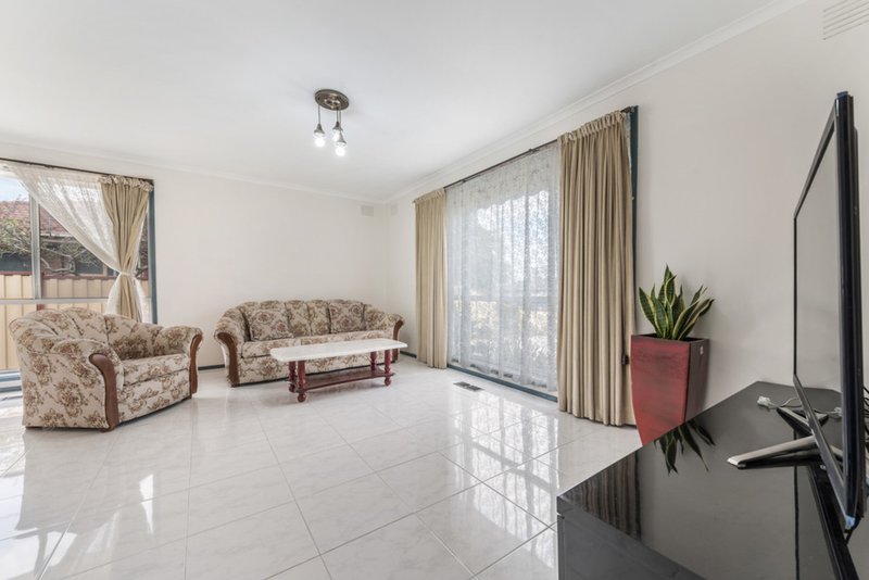 Photo - 66 Braeswood Road, Kings Park VIC 3021 - Image 2