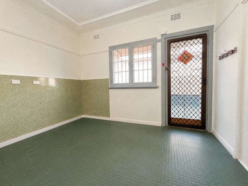 Photo - 66 Broomfield Street, Cabramatta NSW 2166 - Image 2
