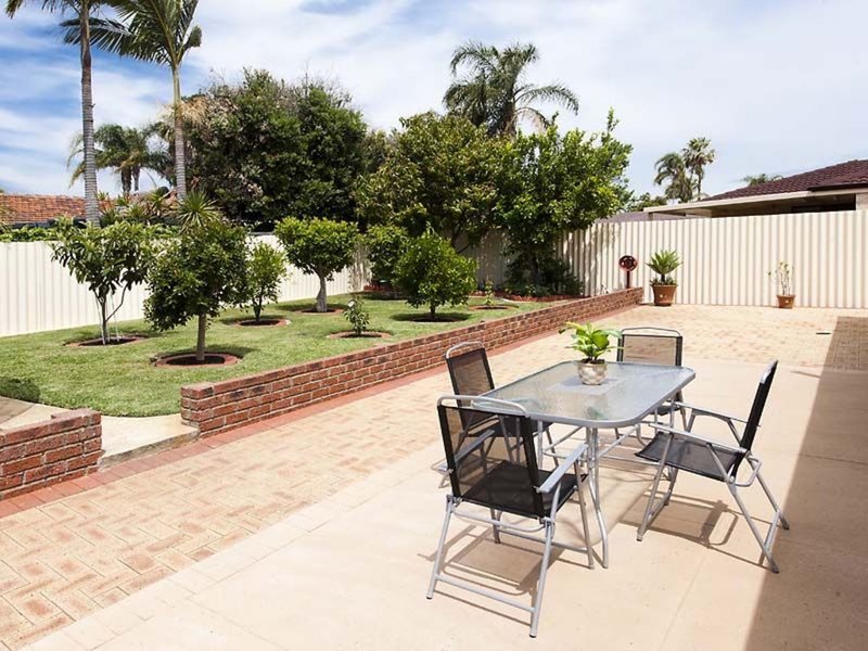 Photo - 66 Burrendah Boulevard, Willetton WA 6155 - Image 17