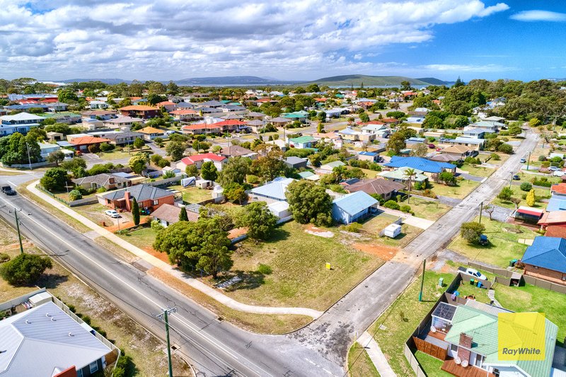 Photo - 66 Campbell Road, Spencer Park WA 6330 - Image 4