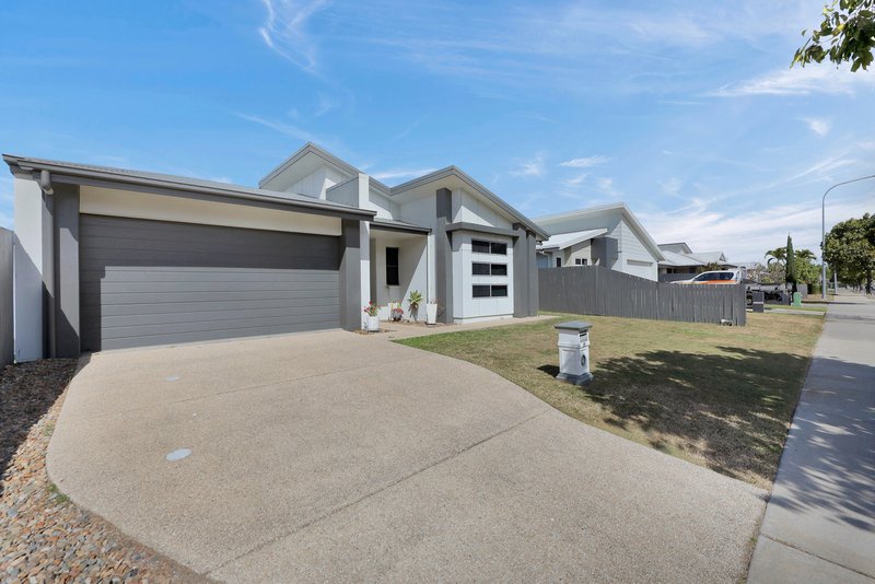 Photo - 66 Canecutters Drive, Ooralea QLD 4740 - Image 6