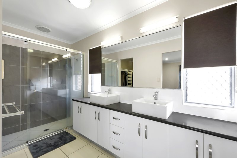 Photo - 66 Canecutters Drive, Ooralea QLD 4740 - Image 16