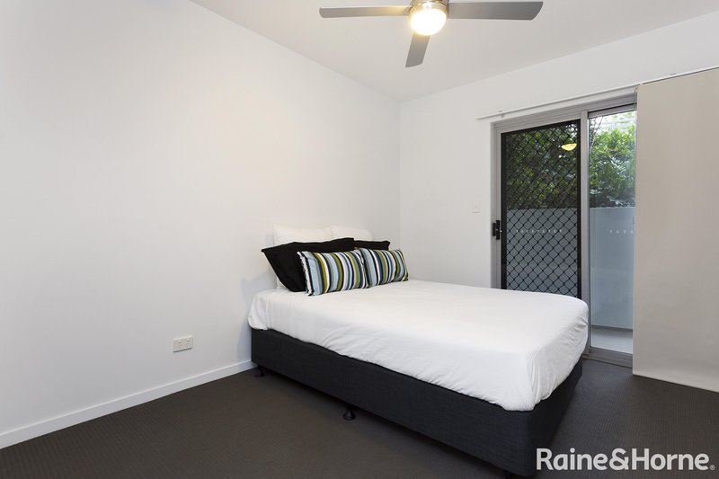 Photo - 6/6 Carmody Road, St Lucia QLD 4067 - Image 5