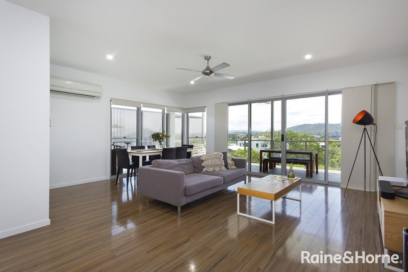 Photo - 6/6 Carmody Road, St Lucia QLD 4067 - Image 2