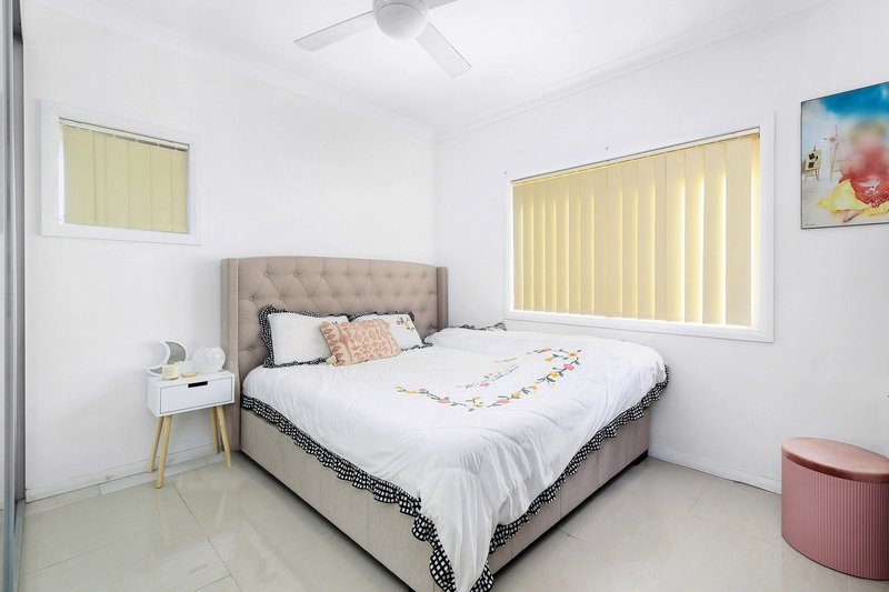 Photo - 66 Chertsey Avenue, Bankstown NSW 2200 - Image 5