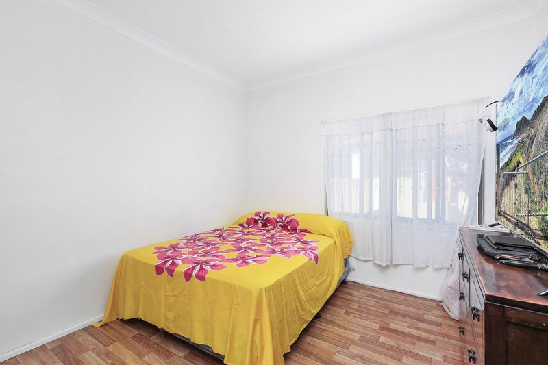 Photo - 66 Chertsey Avenue, Bankstown NSW 2200 - Image 7