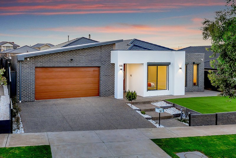 Photo - 66 Clopton Rise, Craigieburn VIC 3064 - Image 2