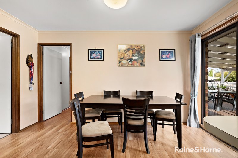 Photo - 66 Couchman Crescent, Chisholm ACT 2905 - Image 4