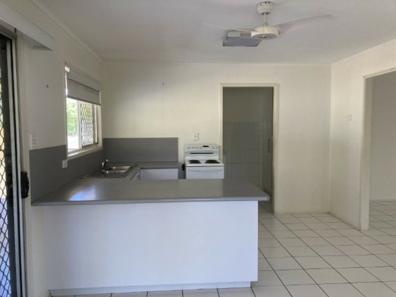 Photo - 66 Dalrymple Drive, Toolooa QLD 4680 - Image 2