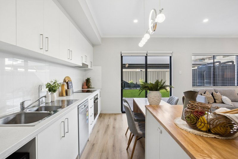 Photo - 66 Danvers Grove, Woodville Gardens SA 5012 - Image 6