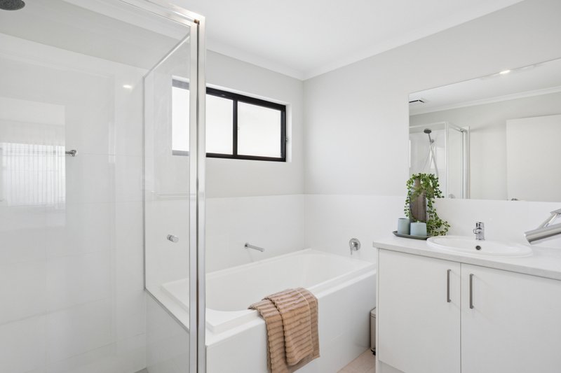 Photo - 66 Danvers Grove, Woodville Gardens SA 5012 - Image 16