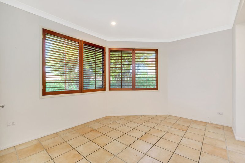 Photo - 66 Delaney Circuit, Carindale QLD 4152 - Image 3