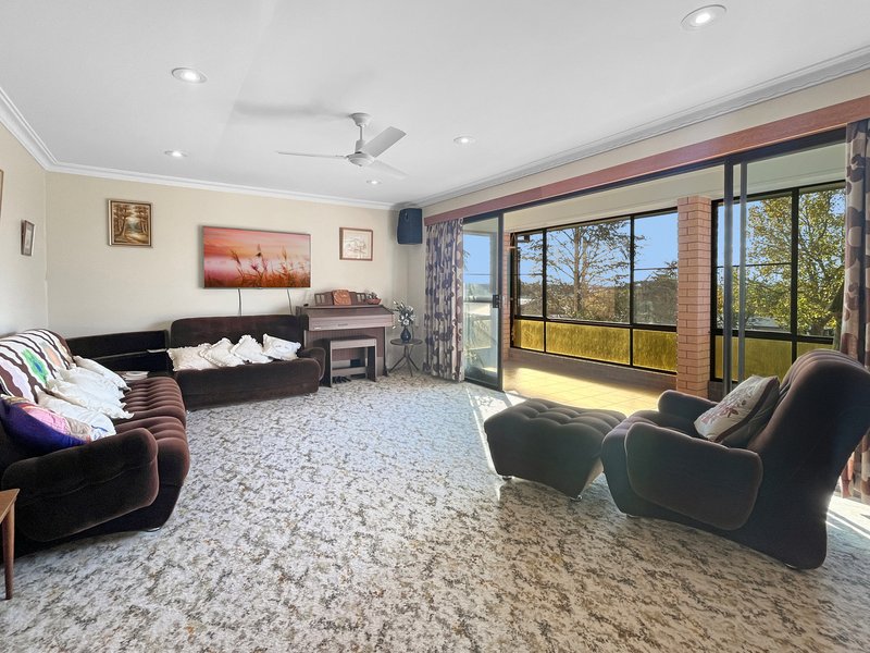 Photo - 66 Derby Street, Tenterfield NSW 2372 - Image 4