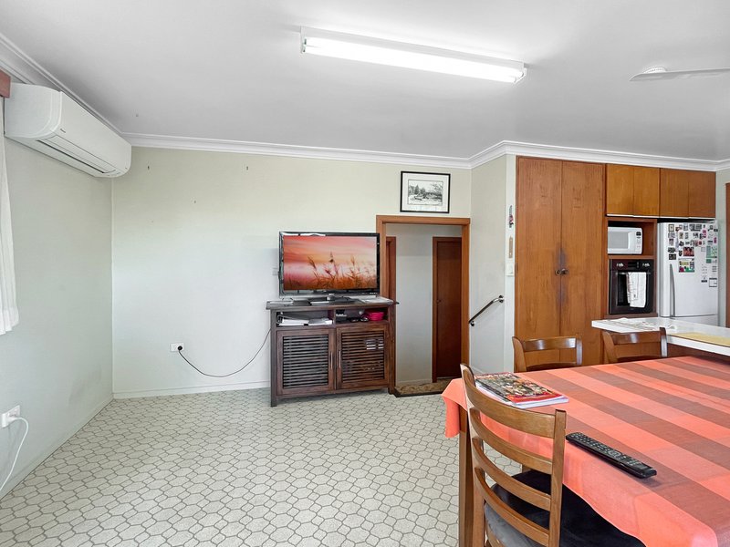 Photo - 66 Derby Street, Tenterfield NSW 2372 - Image 8