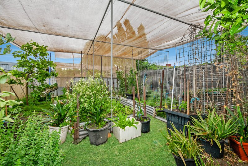 Photo - 66 Dumbarton Street, Reservoir VIC 3073 - Image 12