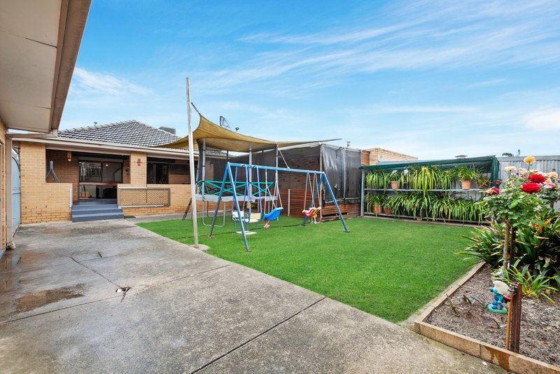 Photo - 66 Dumbarton Street, Reservoir VIC 3073 - Image 14