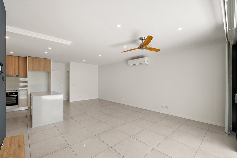 Photo - 66 Evergreen View, Robina QLD 4226 - Image 4