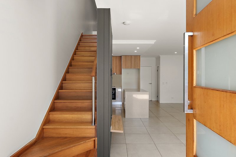 Photo - 66 Evergreen View, Robina QLD 4226 - Image 5