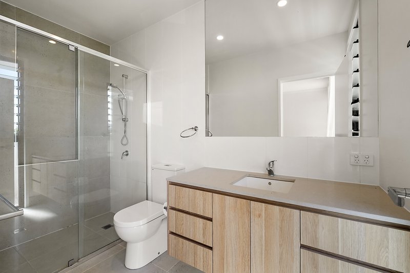 Photo - 66 Evergreen View, Robina QLD 4226 - Image 8