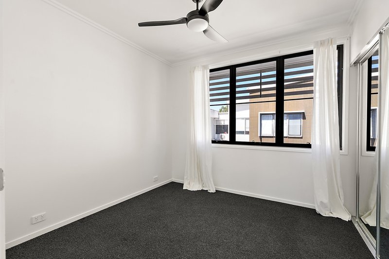 Photo - 66 Evergreen View, Robina QLD 4226 - Image 10