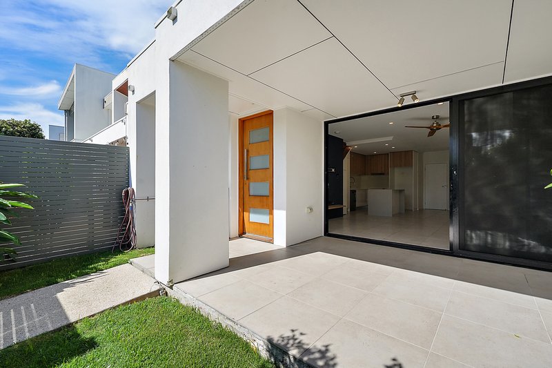 Photo - 66 Evergreen View, Robina QLD 4226 - Image 15