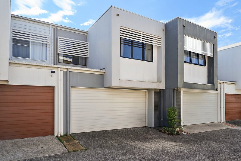 Photo - 66 Evergreen View, Robina QLD 4226 - Image 17