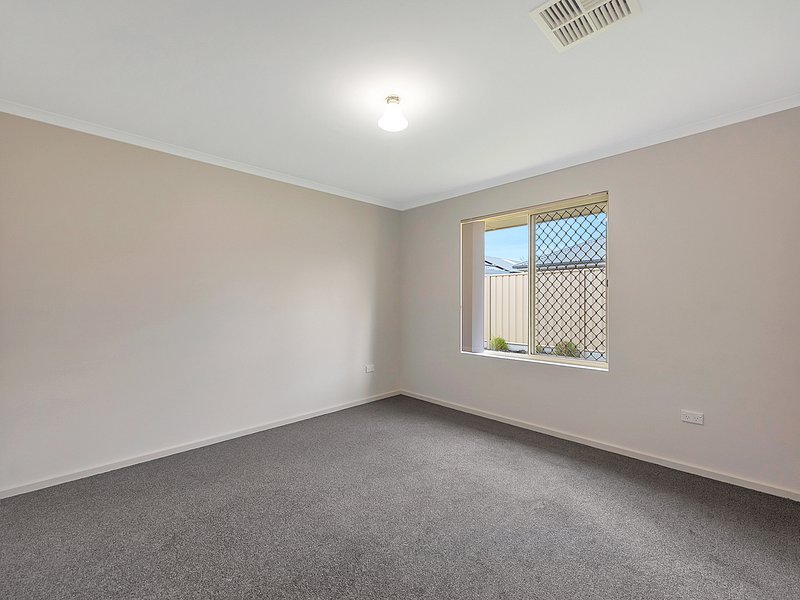 Photo - 66 Faulding Avenue, Munno Para SA 5115 - Image 11