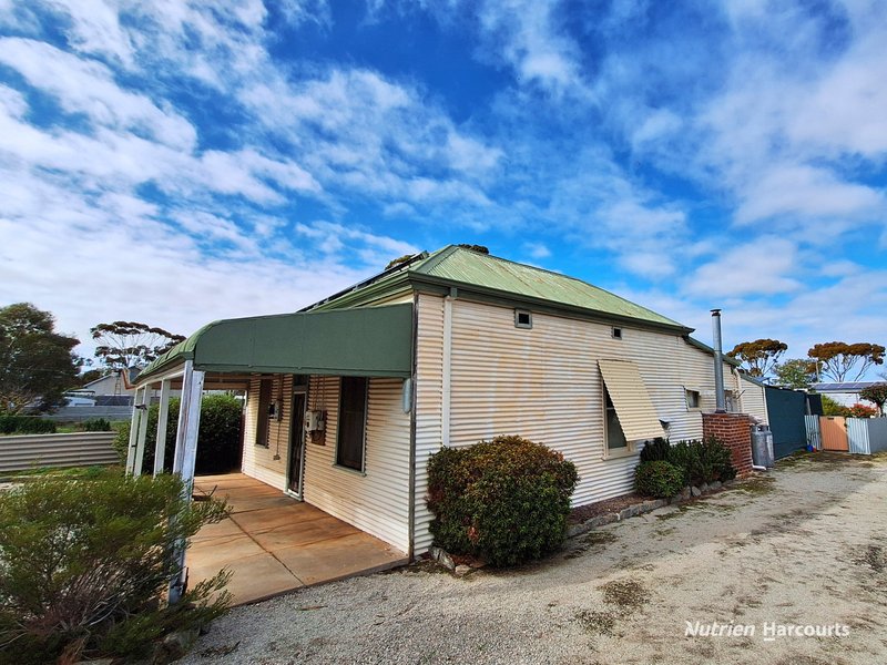 Photo - 66 Forrest Street, Kellerberrin WA 6410 - Image 2