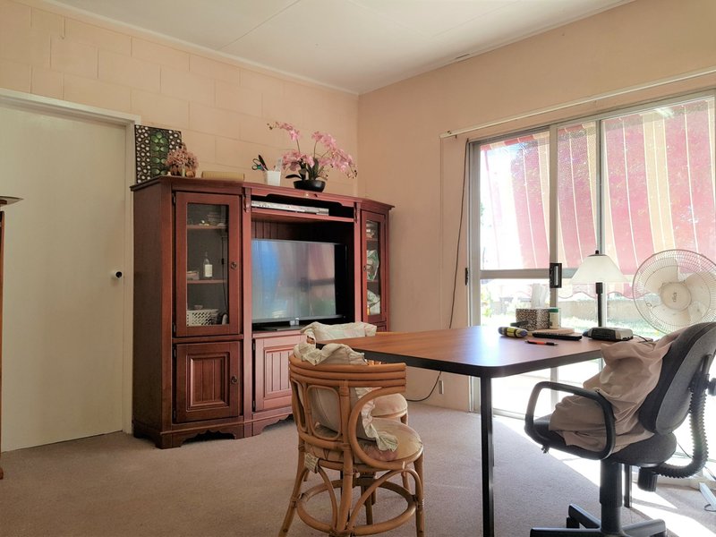 Photo - 66 Fourth Avenue, Mount Isa QLD 4825 - Image 3