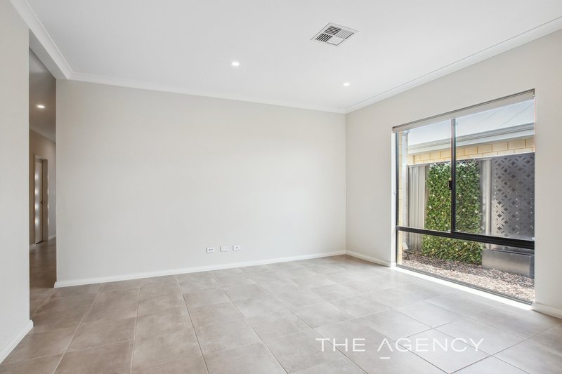 Photo - 66 Greensand Promenade, Treeby WA 6164 - Image 9