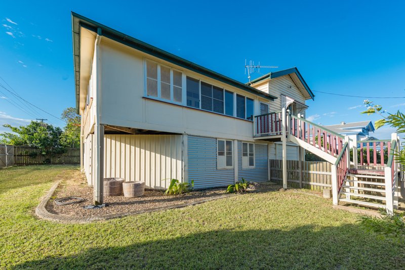 Photo - 66 Heaps Street, Avenell Heights QLD 4670 - Image 2