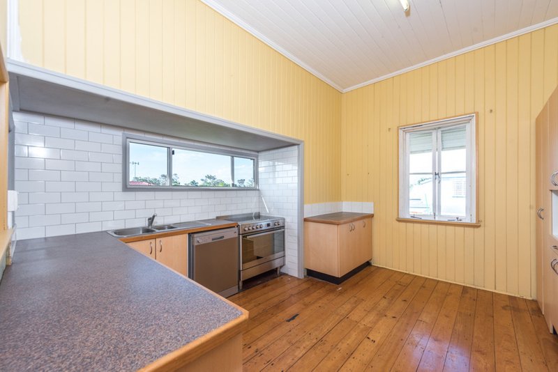 Photo - 66 Heaps Street, Avenell Heights QLD 4670 - Image 6