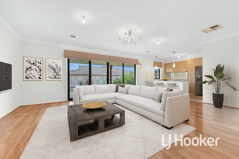 Photo - 66 Highmount Drive, Hampton Park VIC 3976 - Image 2