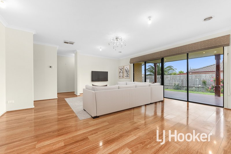 Photo - 66 Highmount Drive, Hampton Park VIC 3976 - Image 4