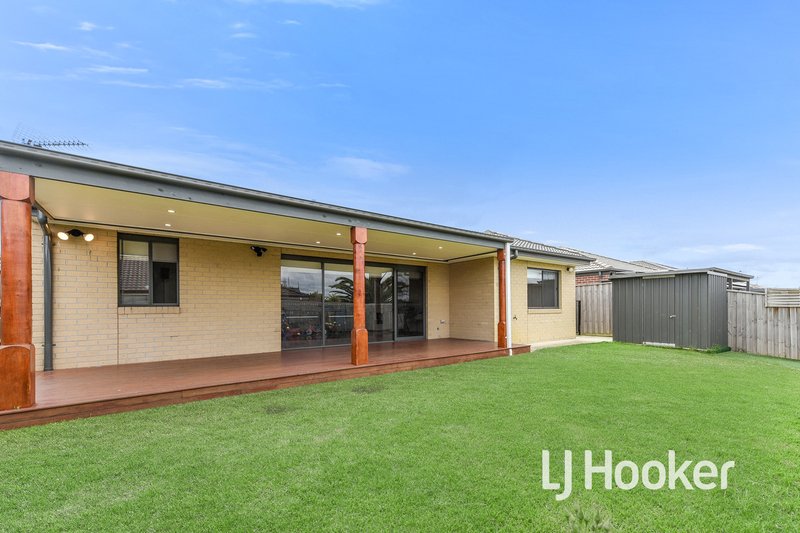 Photo - 66 Highmount Drive, Hampton Park VIC 3976 - Image 13