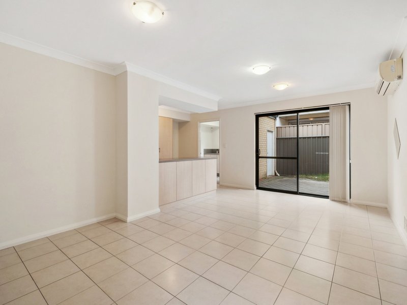 Photo - 6/6 Hogarth Street, Cannington WA 6107 - Image 3