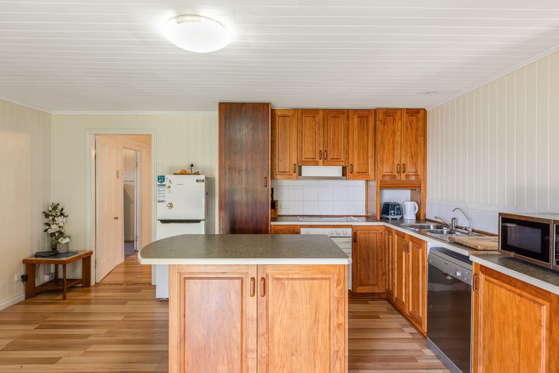 Photo - 66 Holberton Street, Rockville QLD 4350 - Image 6