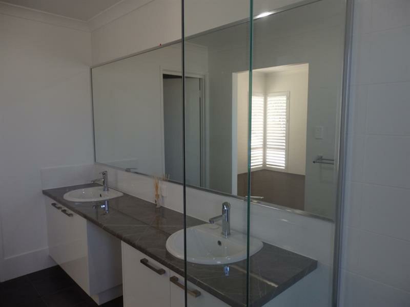 Photo - 66 Hurlingham Loop, Meadow Springs WA 6210 - Image 3