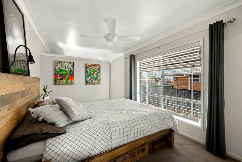 Photo - 66 Knockator Crescent, Centenary Heights QLD 4350 - Image 7
