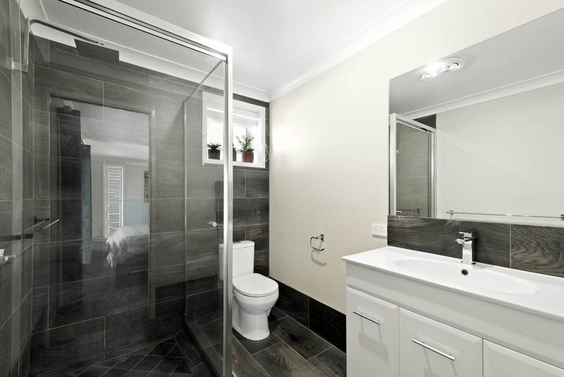 Photo - 66 Knockator Crescent, Centenary Heights QLD 4350 - Image 8