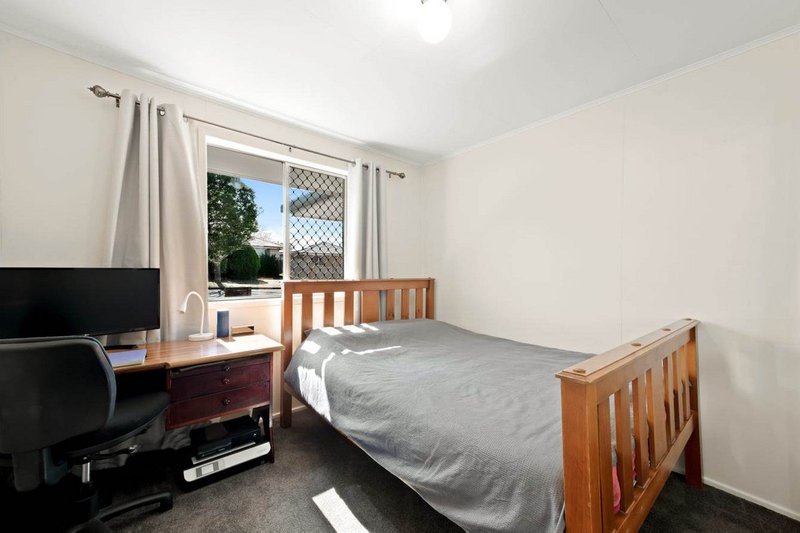 Photo - 66 Knockator Crescent, Centenary Heights QLD 4350 - Image 10