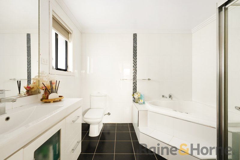 Photo - 66 Kurrajong Circuit, Mount Annan NSW 2567 - Image 8