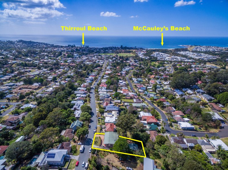 Photo - 66 Lachlan St , Thirroul NSW 2515 - Image 2