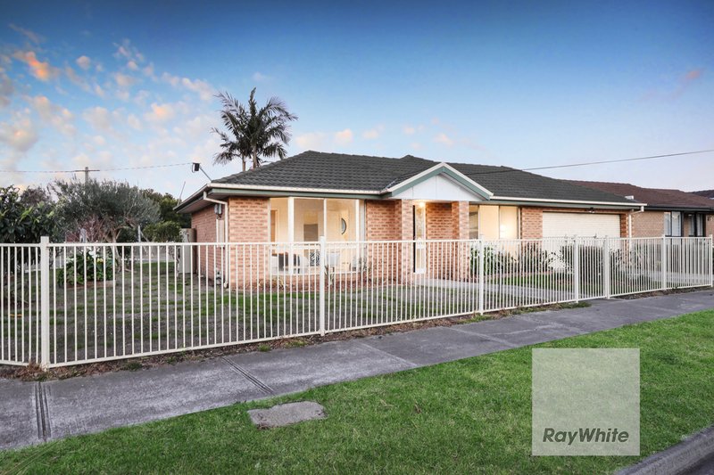 Photo - 66 Lenoak Street, Gladstone Park VIC 3043 - Image 2